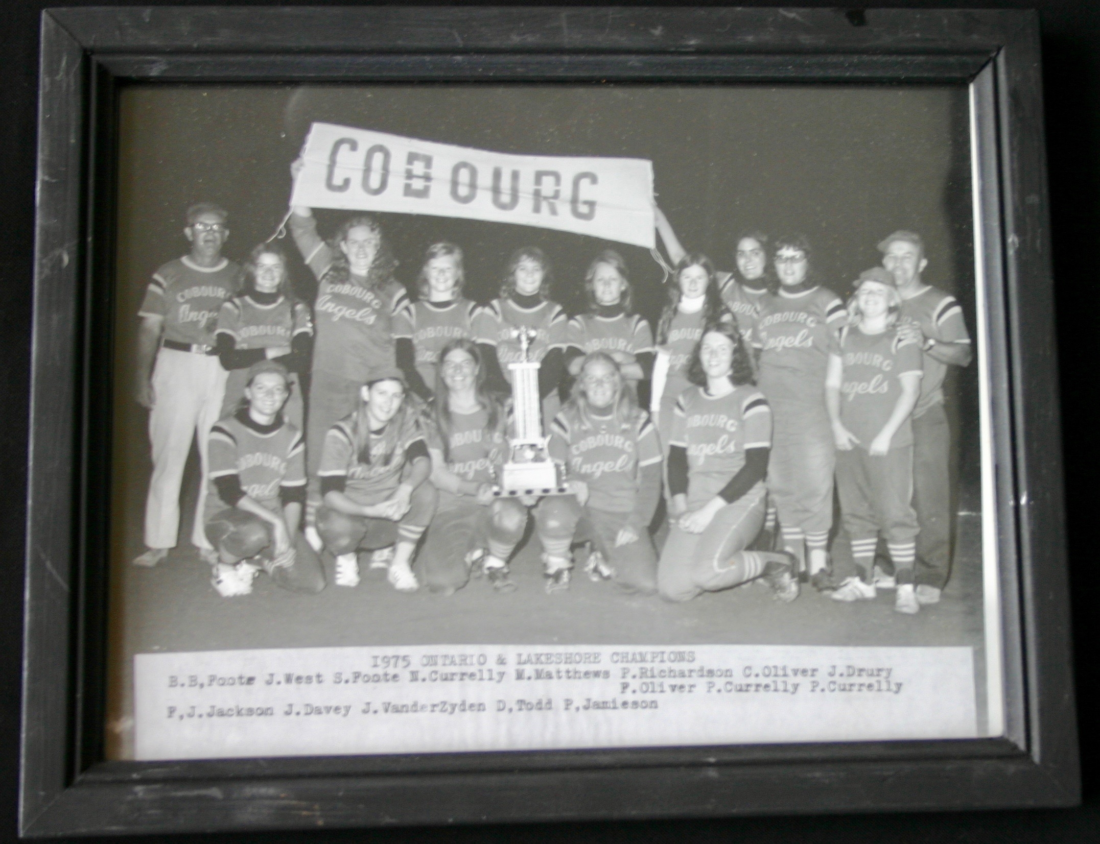 1975 Cobourg Angels team photo