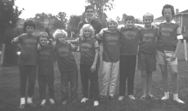 1963 Coverdale Aces Women's Fastball team photos