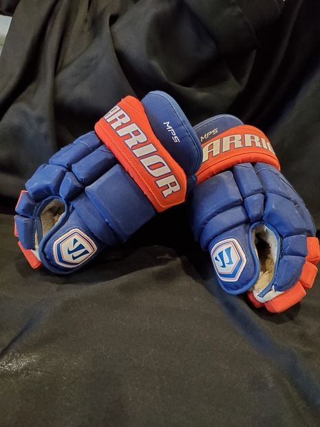 1990 Edmonton Oiler gloves worn by Steve Smith